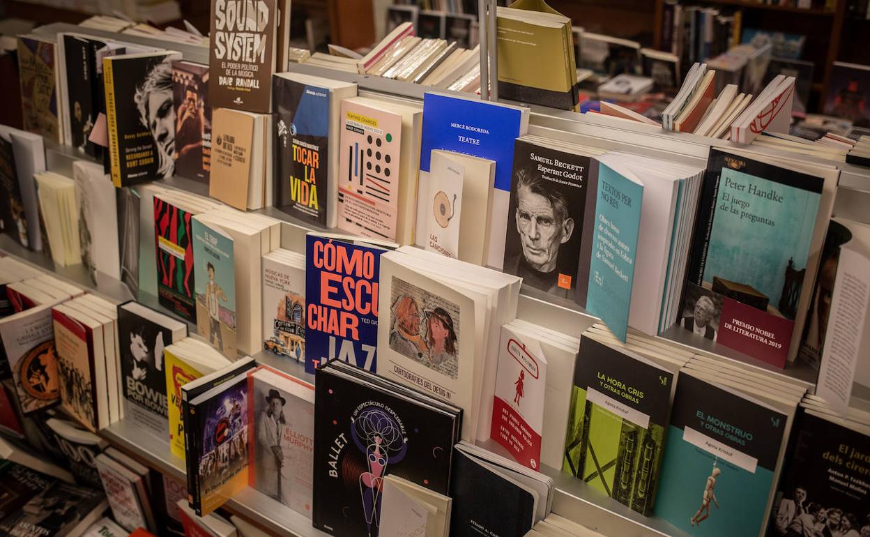 Cultura en Almería | 'No te encuentro', el libro sanador de la almeriense Amills, cumbre del día del libro en Torrecárdenas