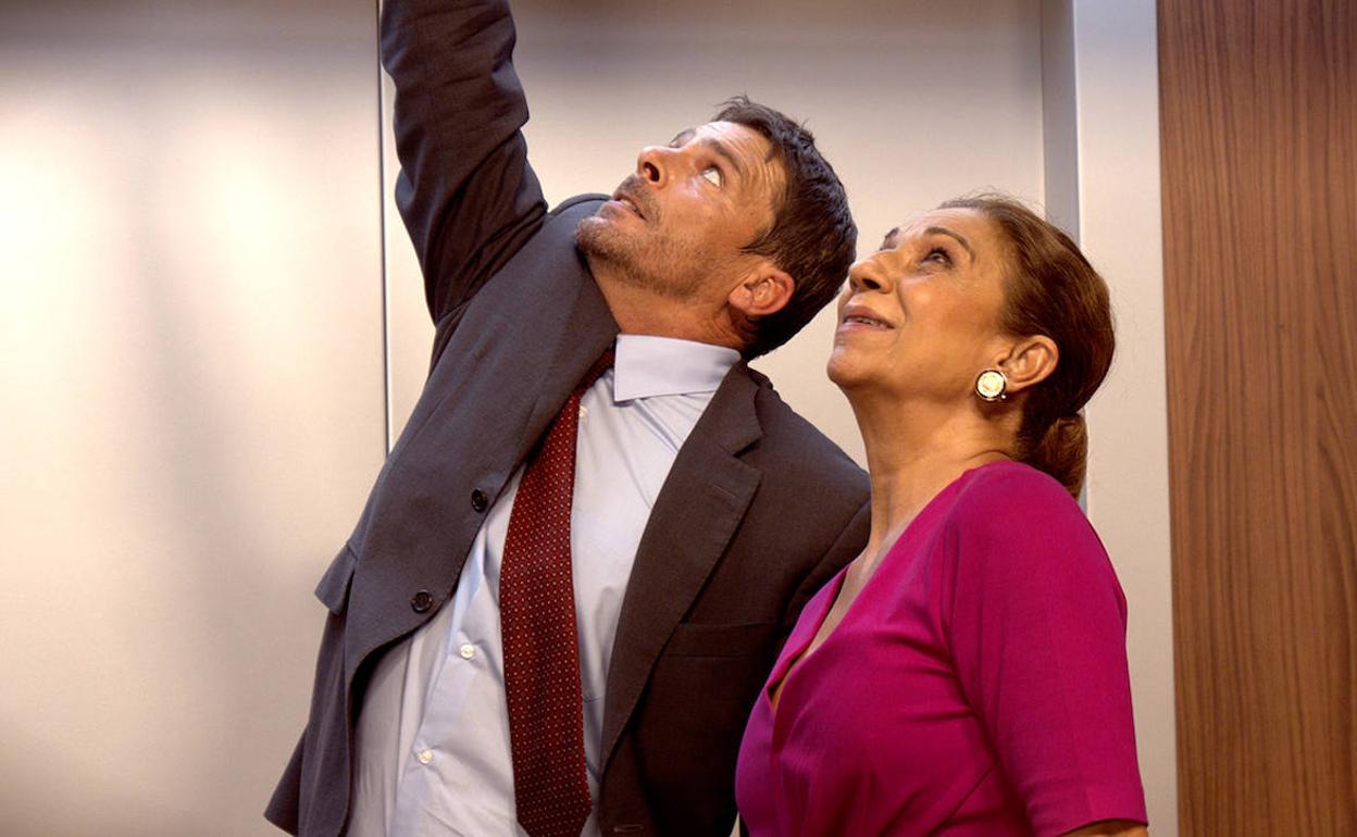 Luis Mottola y Lolita, en una escena de la función.