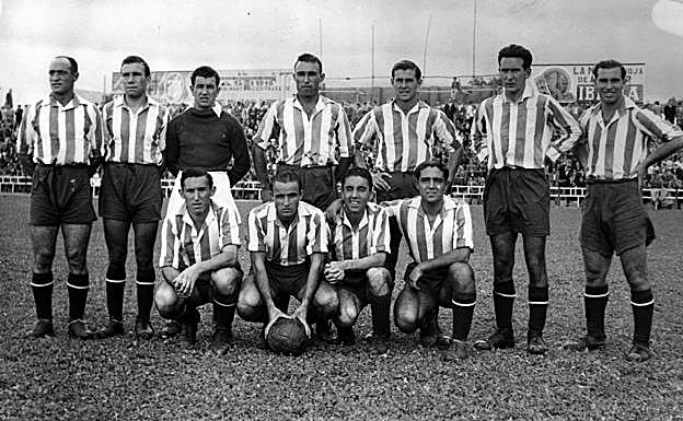 Ascenso a Primera en la 41/42, con Pepe Millán, el primero a la derecha agachado. 