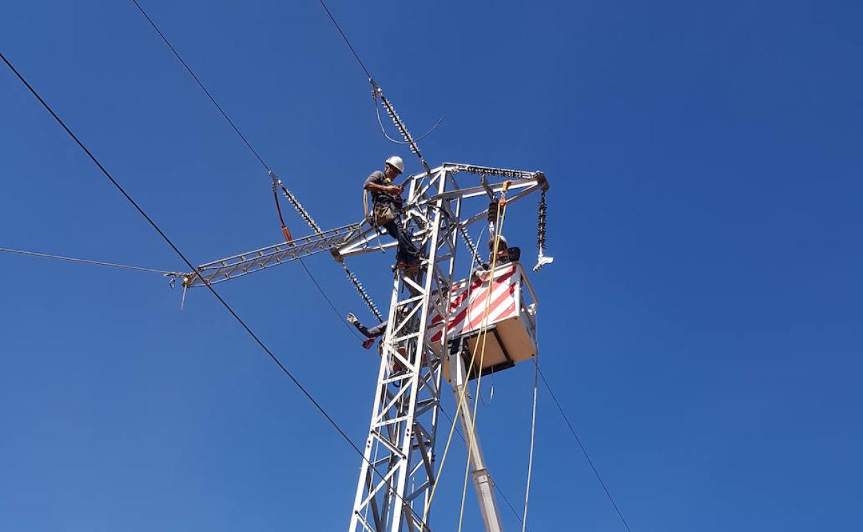 Cortes de luz en Almería | Un plan millonario para acabar con los cortes de luz en Almería
