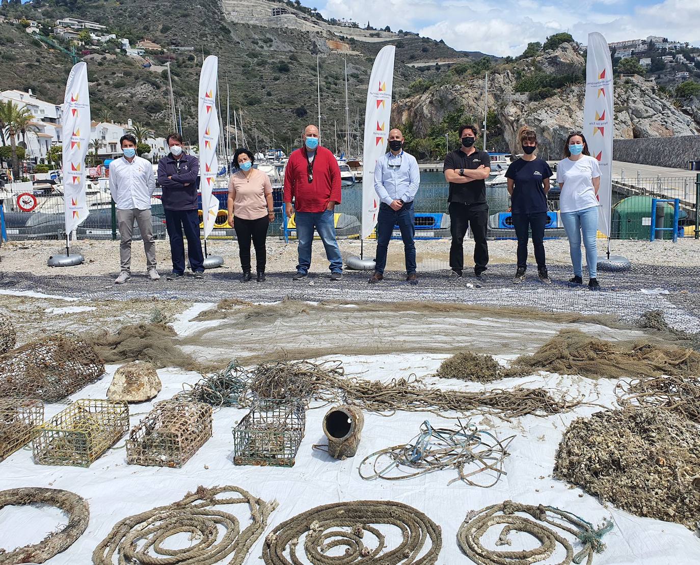 Retiran 250 kilos de basura de los fondos marinos de Punta de la Mona