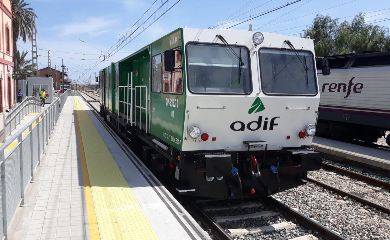 Infraestructuras en Almería | ADIF ya hace pruebas para la vuelta del tren a Almería tras casi tres años de obras
