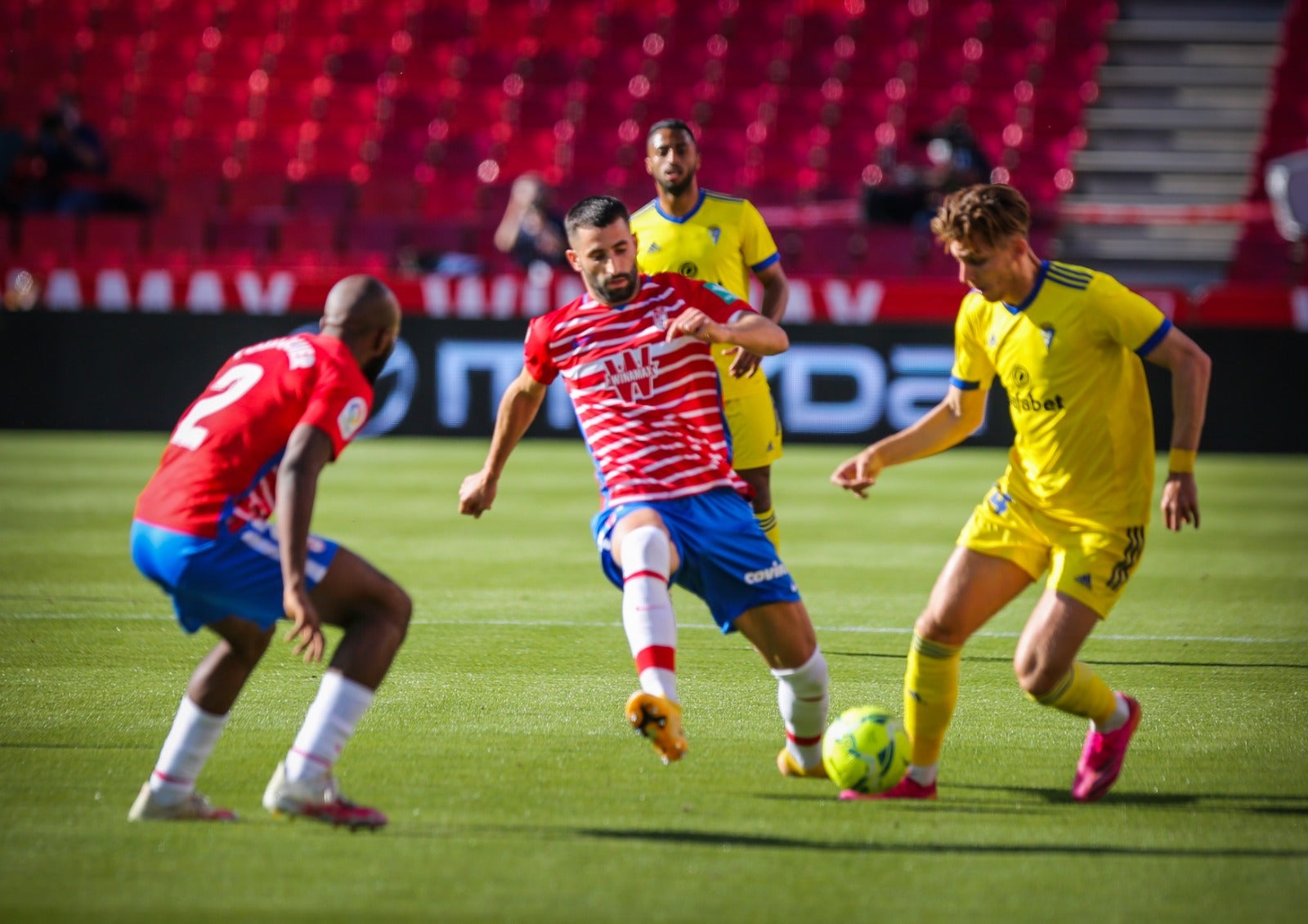 Fotos: Las mejores imágenes del Granada-Cádiz