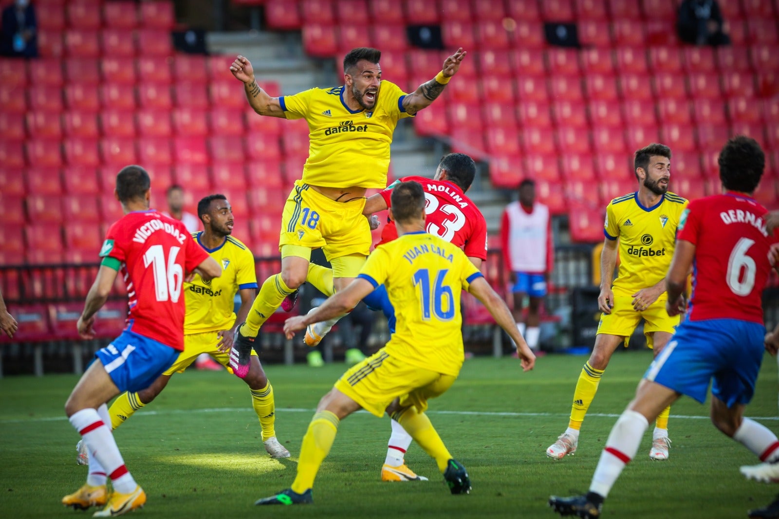 Fotos: Las mejores imágenes del Granada-Cádiz