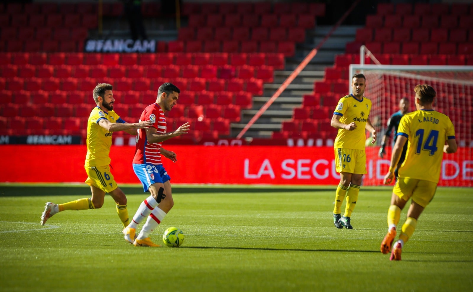 Fotos: Las mejores imágenes del Granada-Cádiz
