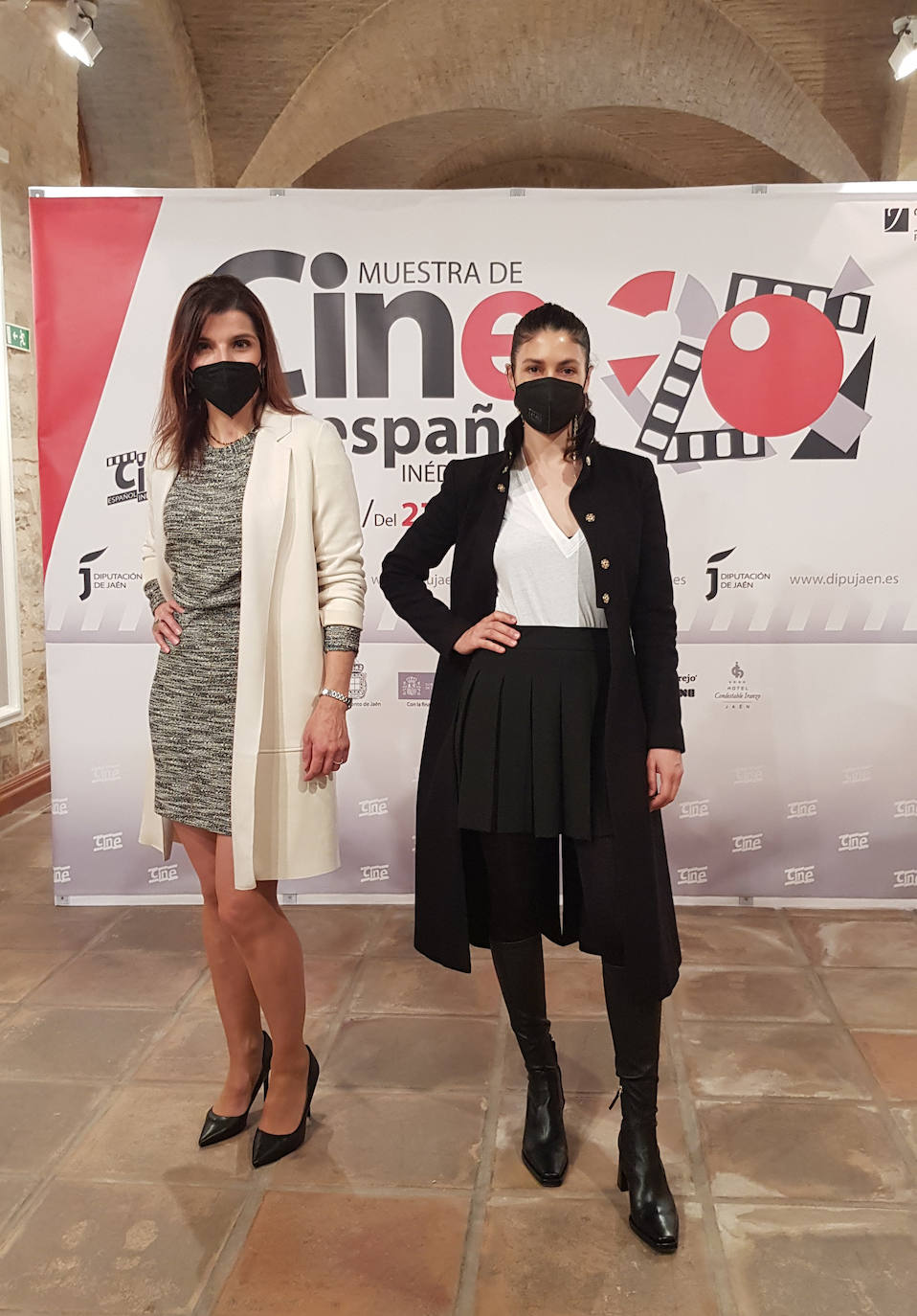 Nerea Barros y Victoria Teijeiro en la presentación de la cinta. 