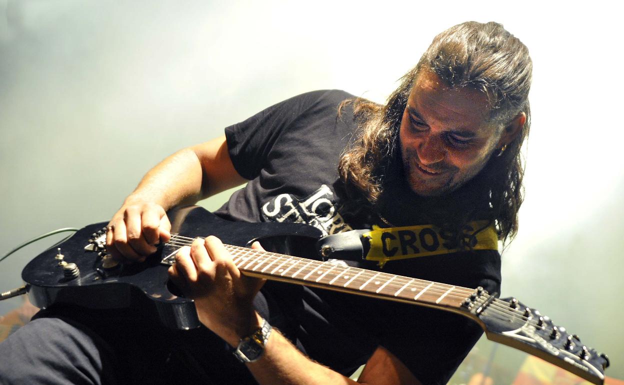 Mario Guitiérrez en plena acción.