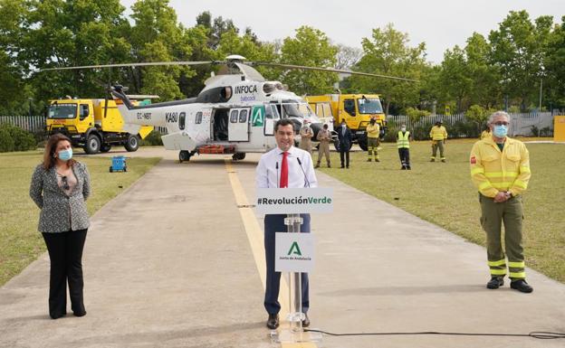 Moreno confirma que el toque de queda desaparece el día 9 en Andalucía, cerrará municipios y hará una «desescalada en dos fases»