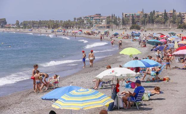 Andalucía prevé entre ocho y diez millones de turistas para julio y agosto: «Estamos en la pole»