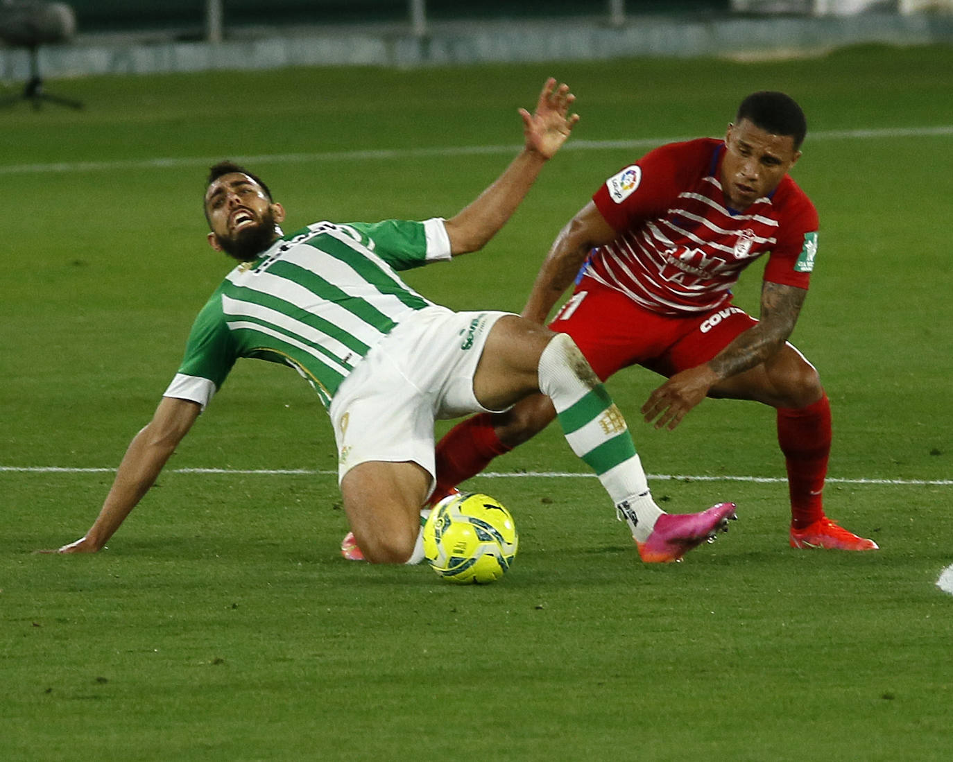 Fotos: Las mejores imágenes del Betis-Granada en el Benito Villamarín