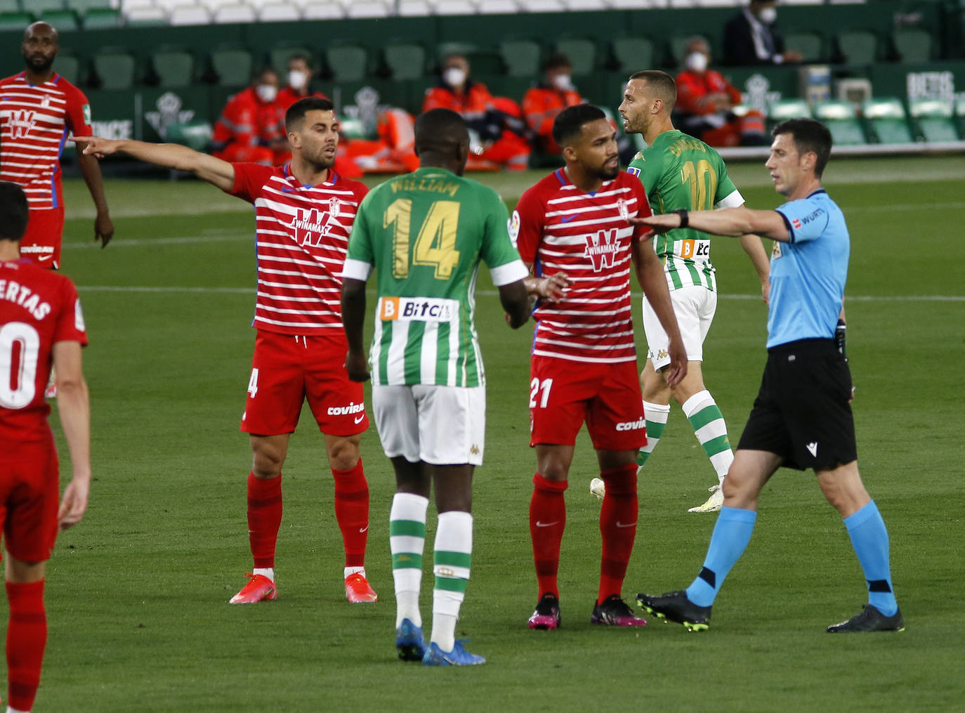 Fotos: Las mejores imágenes del Betis-Granada en el Benito Villamarín