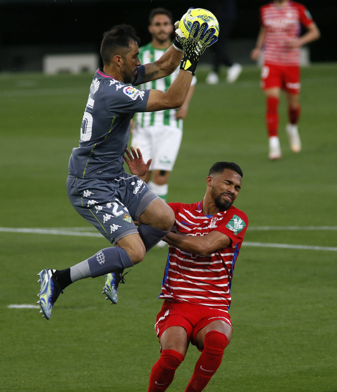 Fotos: Las mejores imágenes del Betis-Granada en el Benito Villamarín