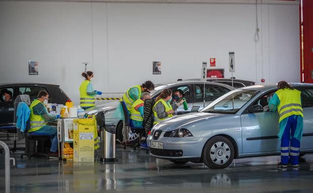 Moreno aclara los planes de vacunación en Andalucía para las próximas semanas