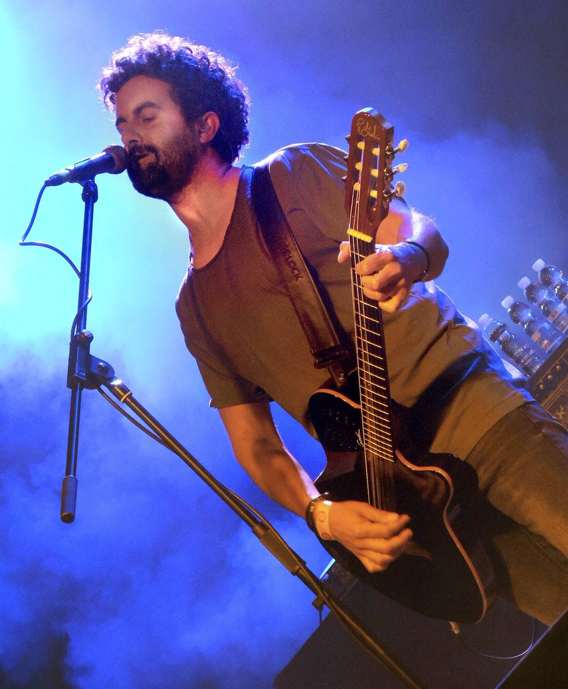 El cantante de Huétor Tájar durante una actuación. 