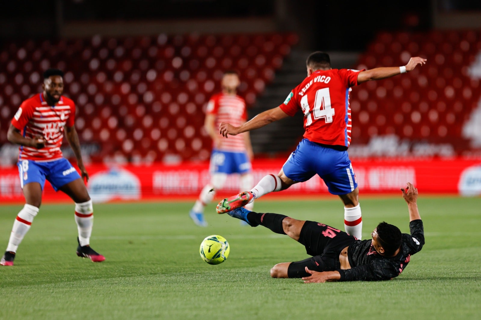 Fotos: Las mejores imágenes del Granada-Real Madrid