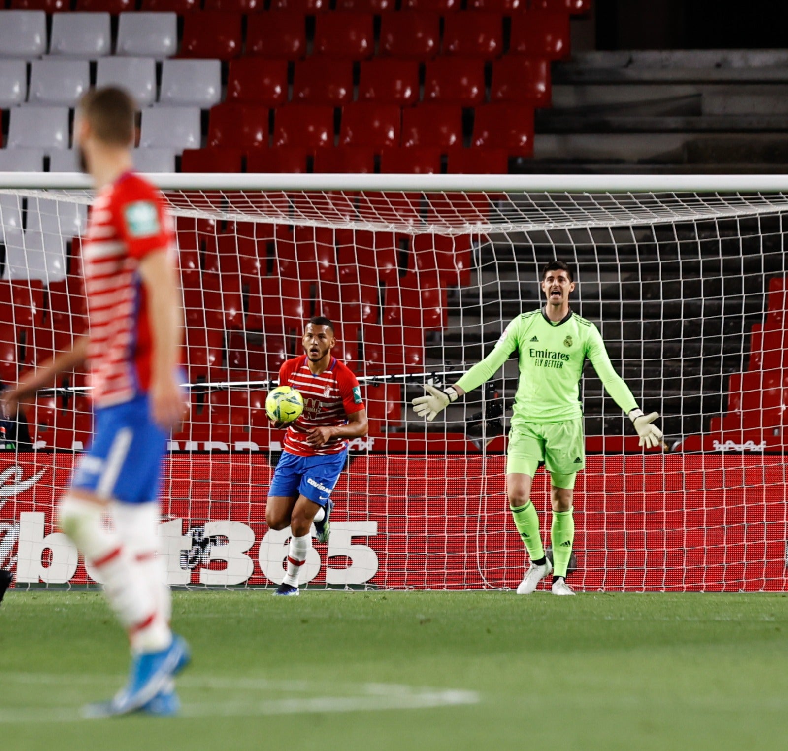 Fotos: Las mejores imágenes del Granada-Real Madrid