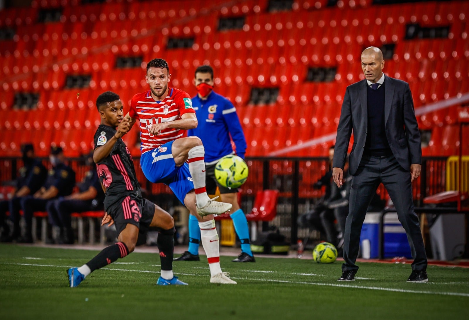 Fotos: Las mejores imágenes del Granada-Real Madrid