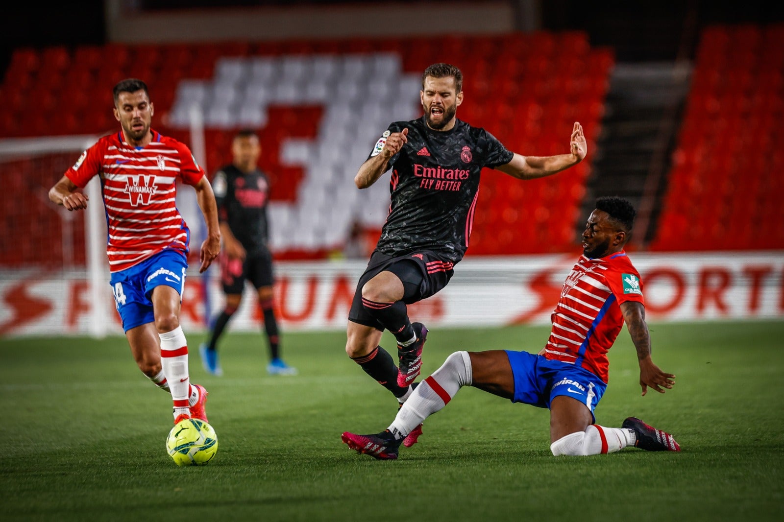 Fotos: Las mejores imágenes del Granada-Real Madrid