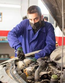 Imagen secundaria 2 - Empleo y trabajo | De camarero en el Albaicín a carpintero para salir del paro