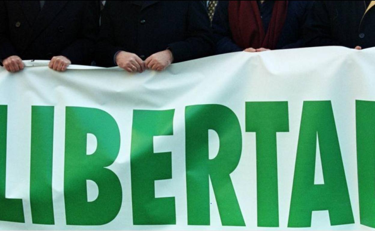 'Para la libertad, sangro, lucho, pervivo...'