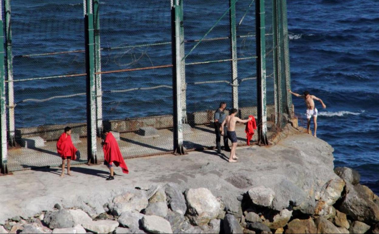 Devoluciones y diplomacia