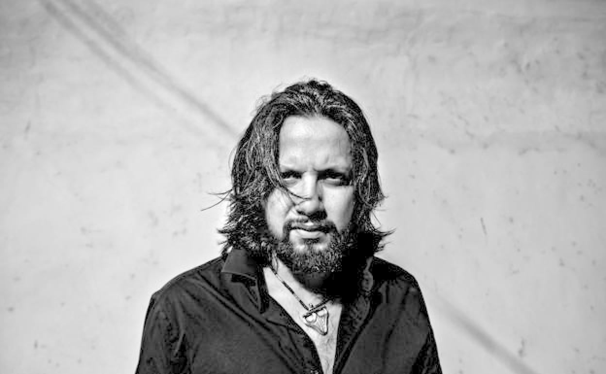 El cantaor almuñequero El Turry participa en el espectáculo.