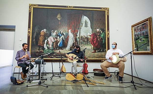 Imagen principal - Concierto en el Museo de Bellas Artes de Sukun. 
