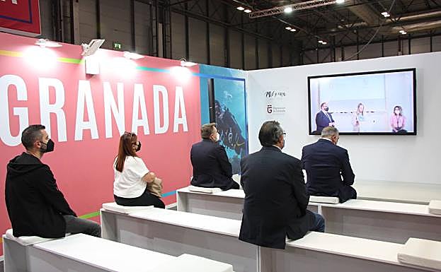 Las ruedas de prensa que está habiendo en la sede del Patronato en Granada se están retransmitiendo en Fitur. 