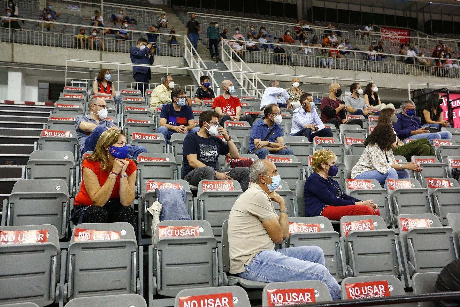 Fotos: Búscate en la grada del Palacio de los Deportes