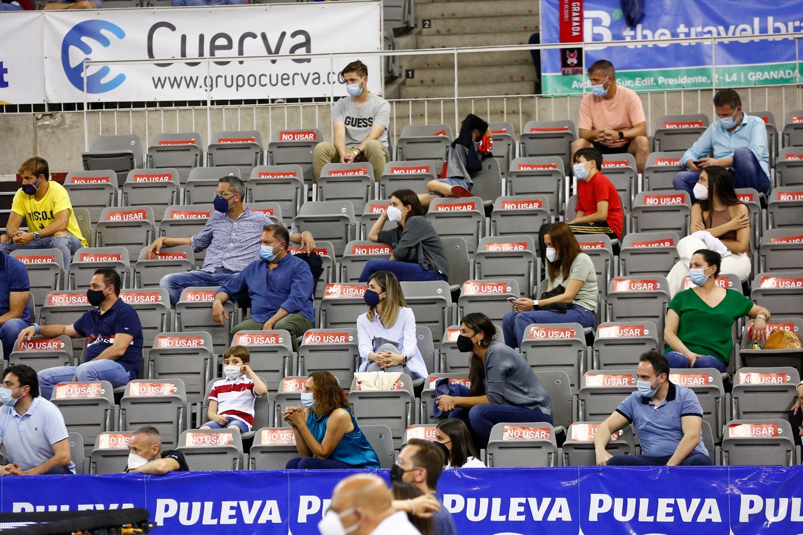 Fotos: Búscate en la grada del Palacio de los Deportes