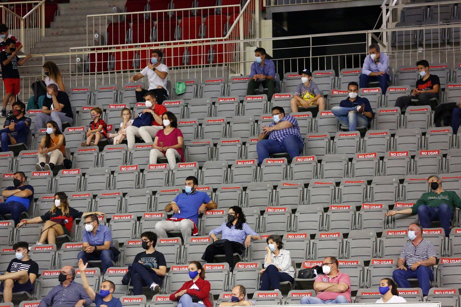Fotos: Búscate en la grada del Palacio de los Deportes