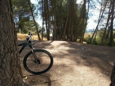El embalse de Cubillas es un lugar tranquillo y refrescante.