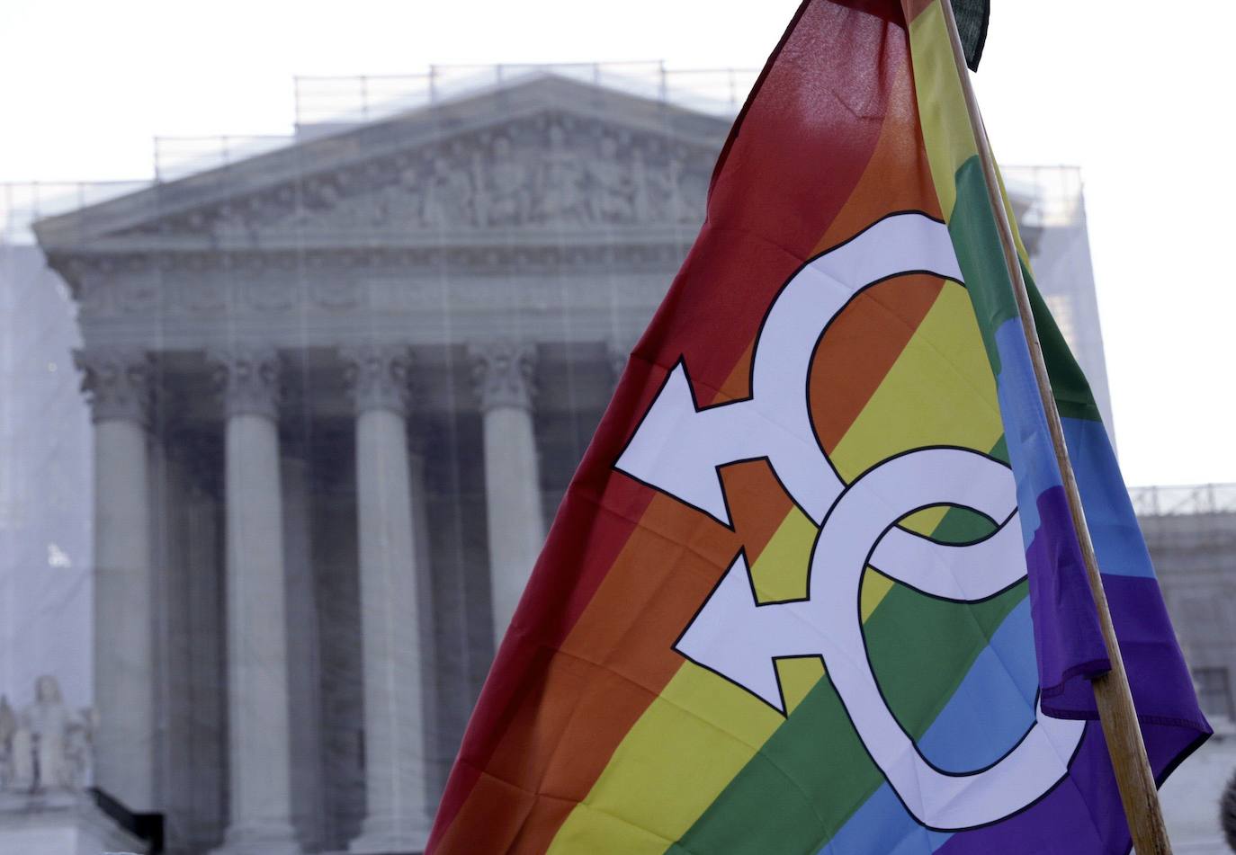 Al carro del matrimonio gay