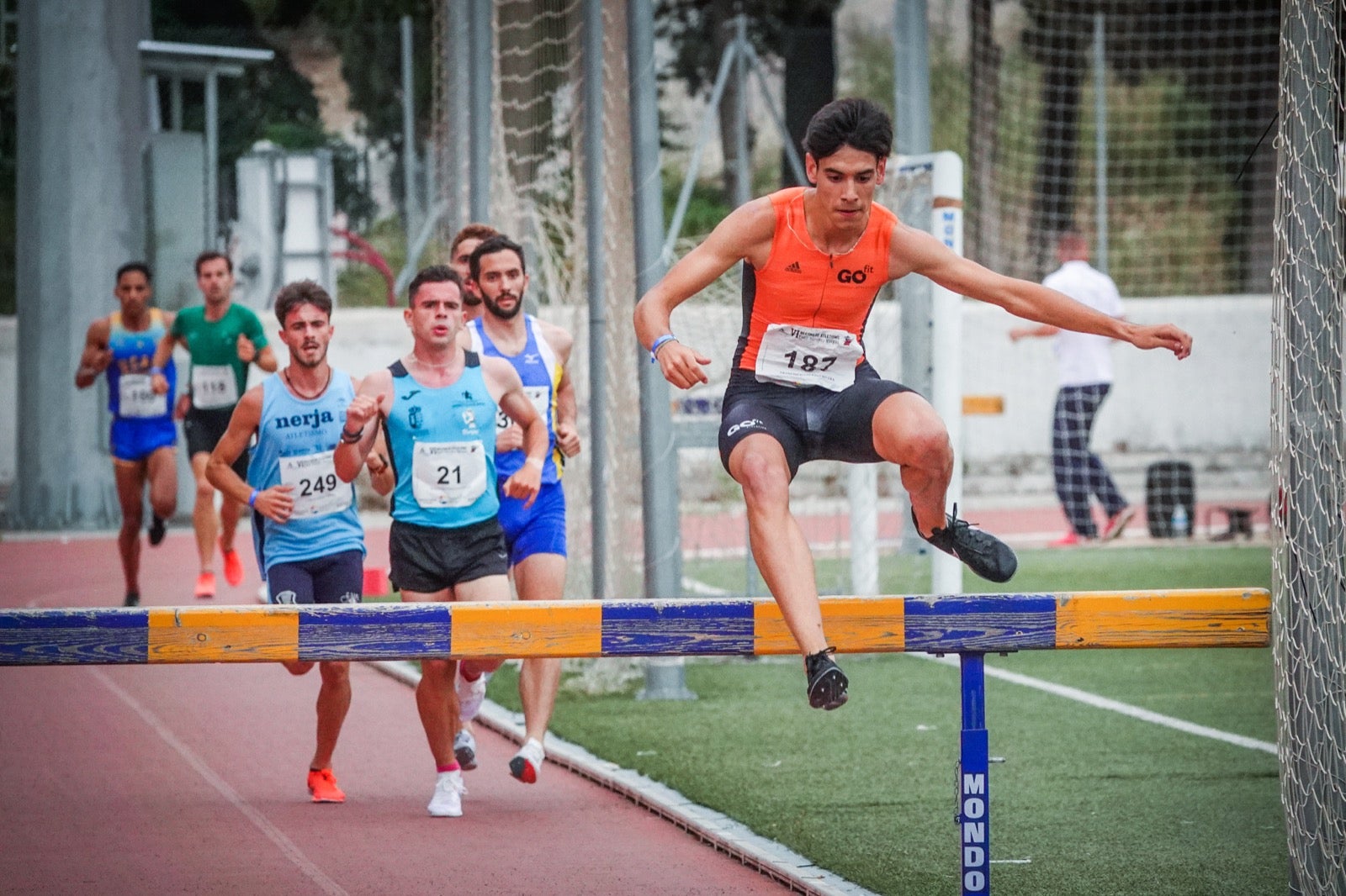 Gran jornada de atletismo en el estadio de la Juventud.