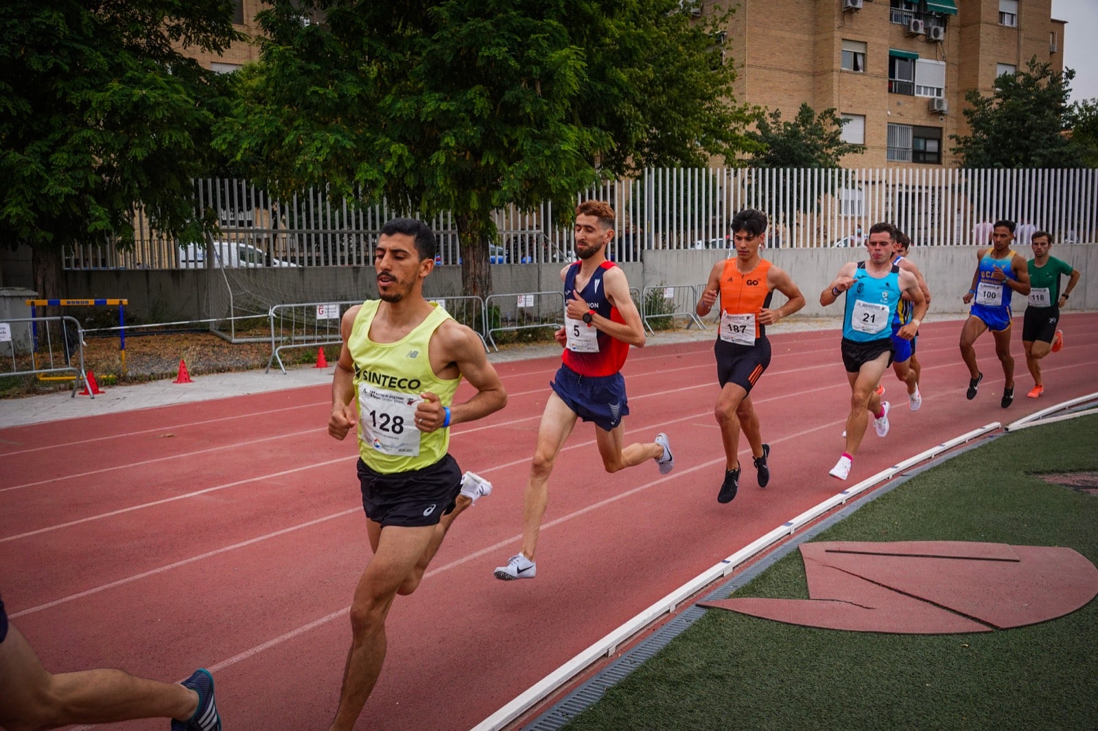 Gran jornada de atletismo en el estadio de la Juventud.