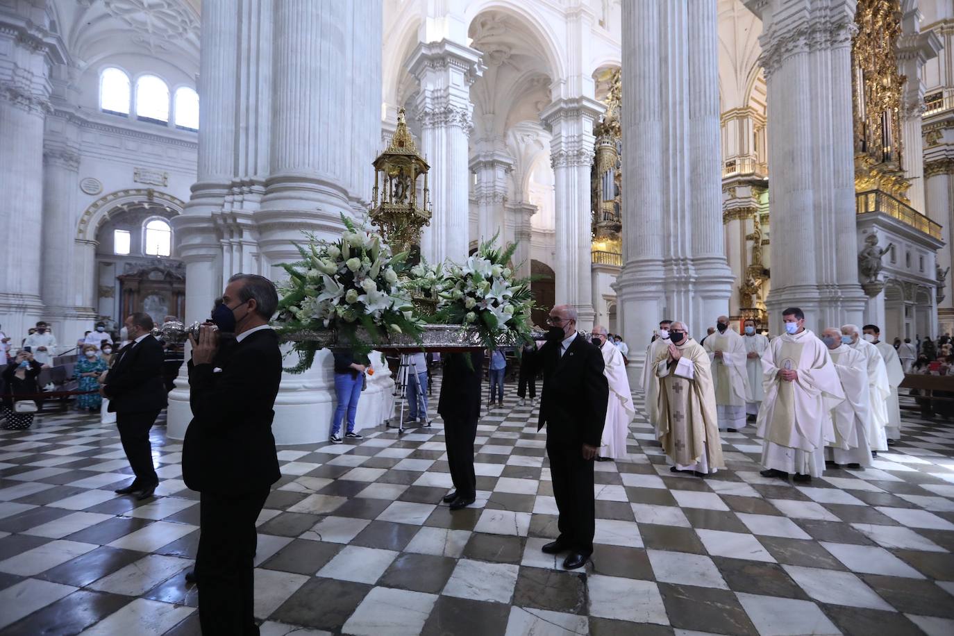 Granada celebra este Jueves de Corpus de manera singular.