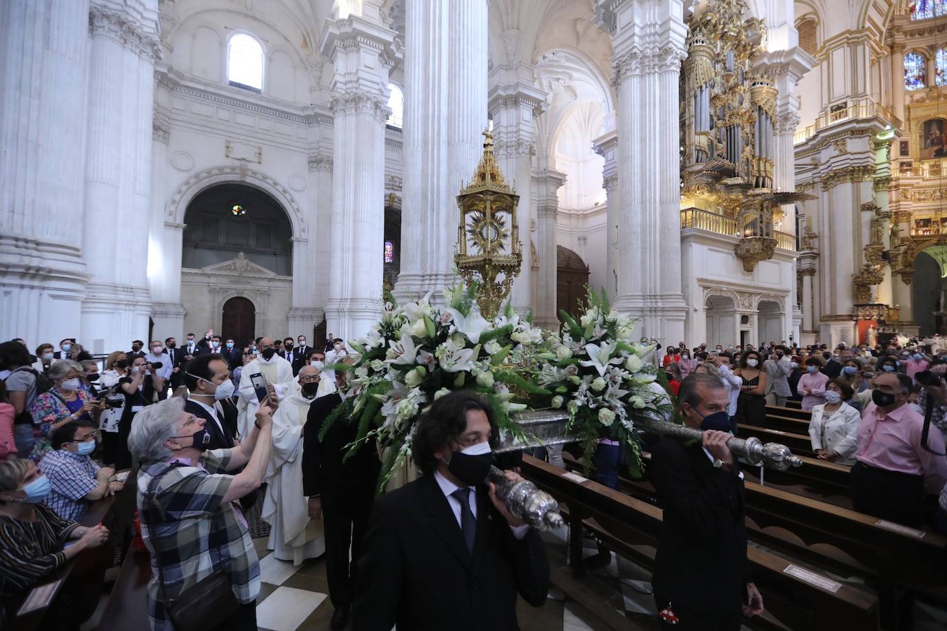 Granada celebra este Jueves de Corpus de manera singular.