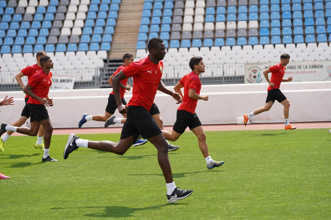 La plantilla de la UDA se ejercitó al regreso de tierras catalanas, en una sesión dividida entre titulares y el resto de jugadores.