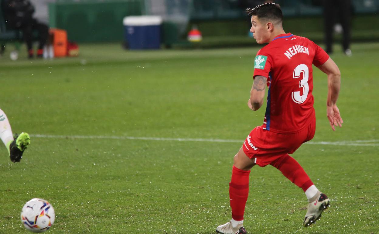 Nehuén Pérez no ha logrado destacar en la zaga rojiblanca. 
