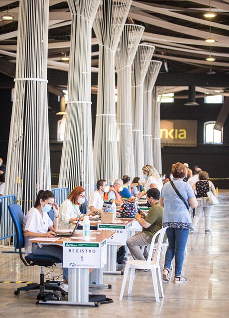 Los citados en la Feria de Muestras de Armillas han tenido que esperar durante varias horas