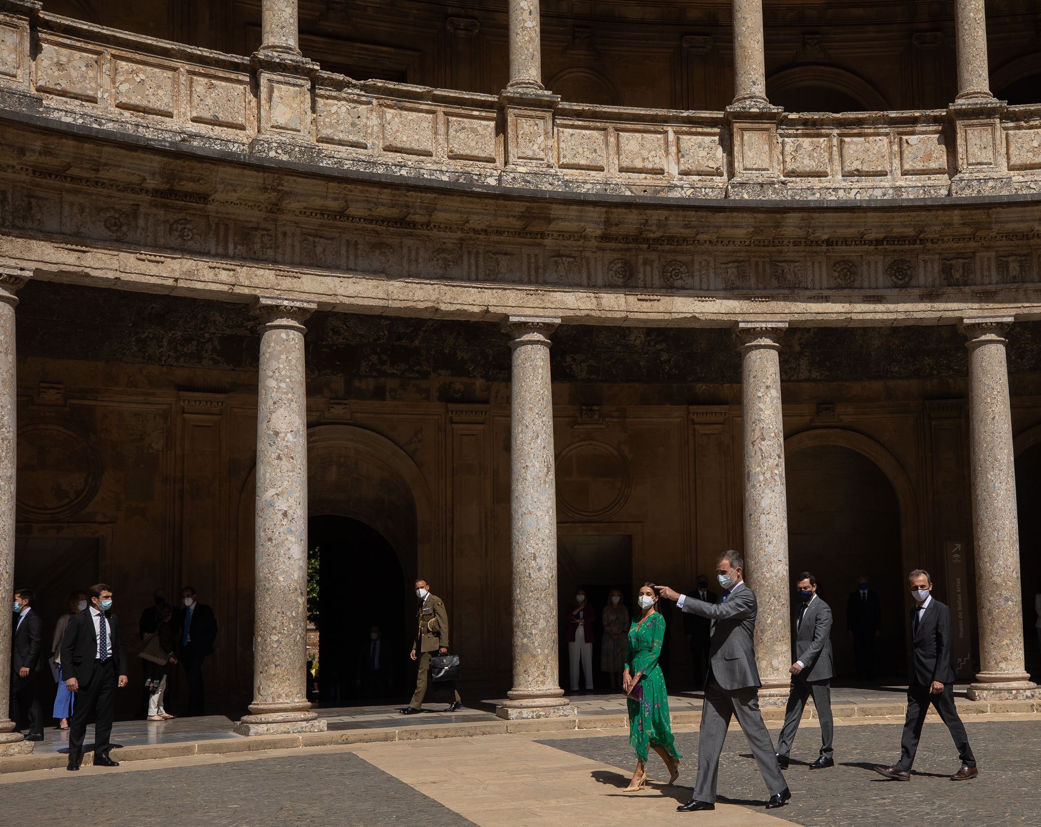 Don Felipe y Doña Letizia han visitado Granada para inaugurar 'Odaliscas. De Ingres a Picasso', una exposición impulsada por el Patronato de La Alhambra y el Generalife
