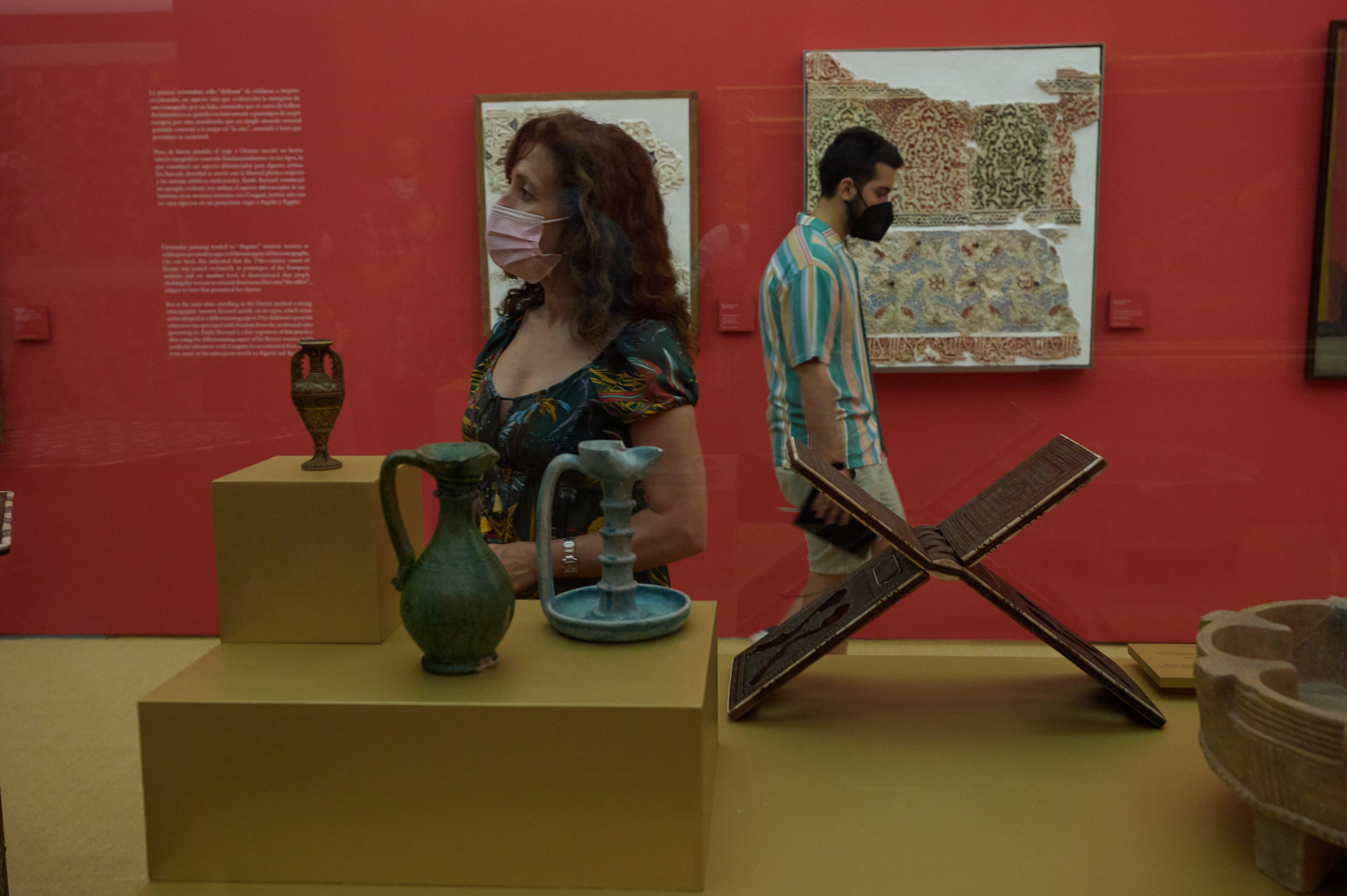 Está impulsada por el Patronato de La Alhambra y el Generalife y en ella se reflexiona sobre el mito de la odalisca y cómo su figura se convirtió a lo largo de los siglos XIX y XX en uno de los grandes tópicos de la Historia del Arte