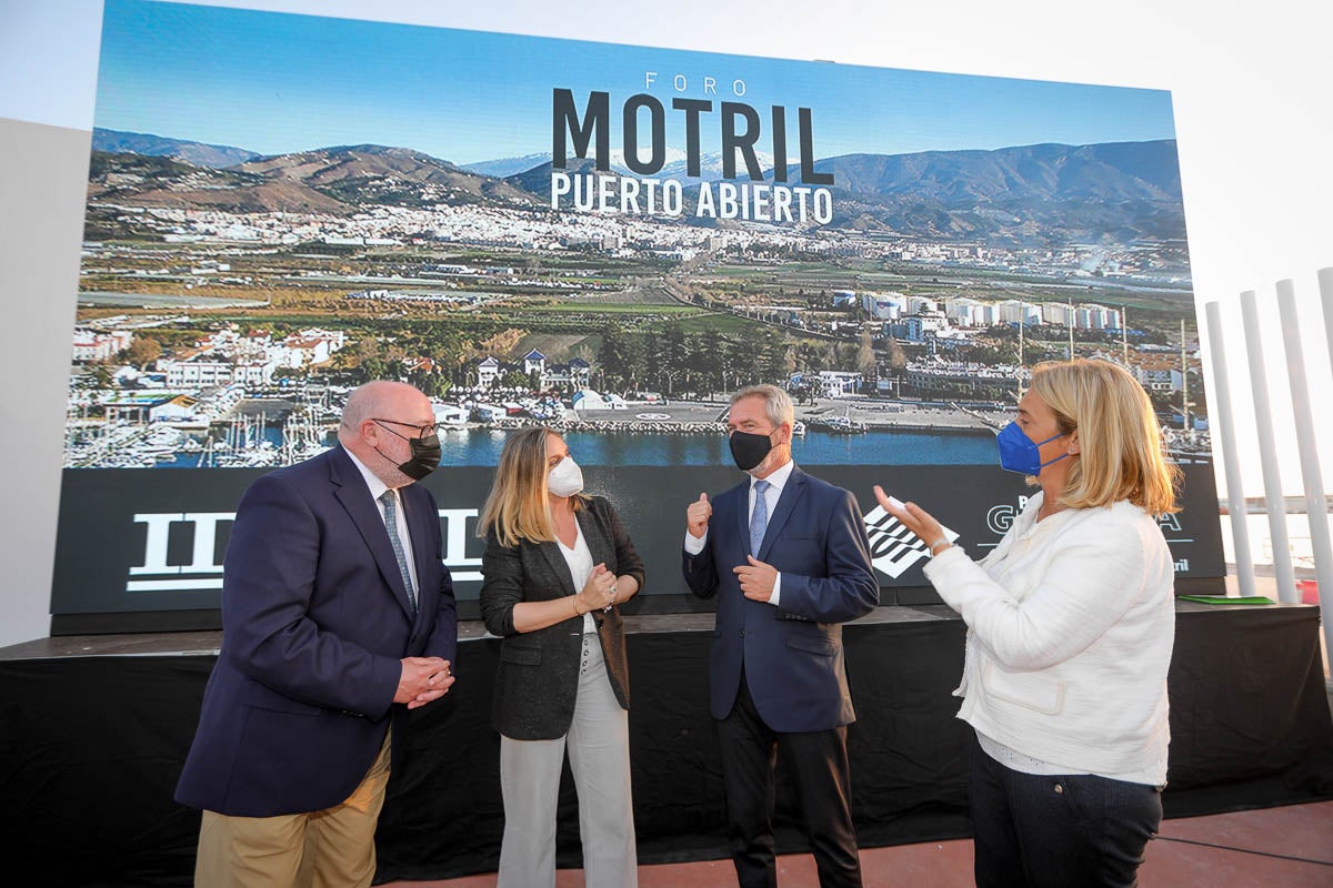 Fotos: Foro sobre las próximas actuaciones en el Puerto de Motril