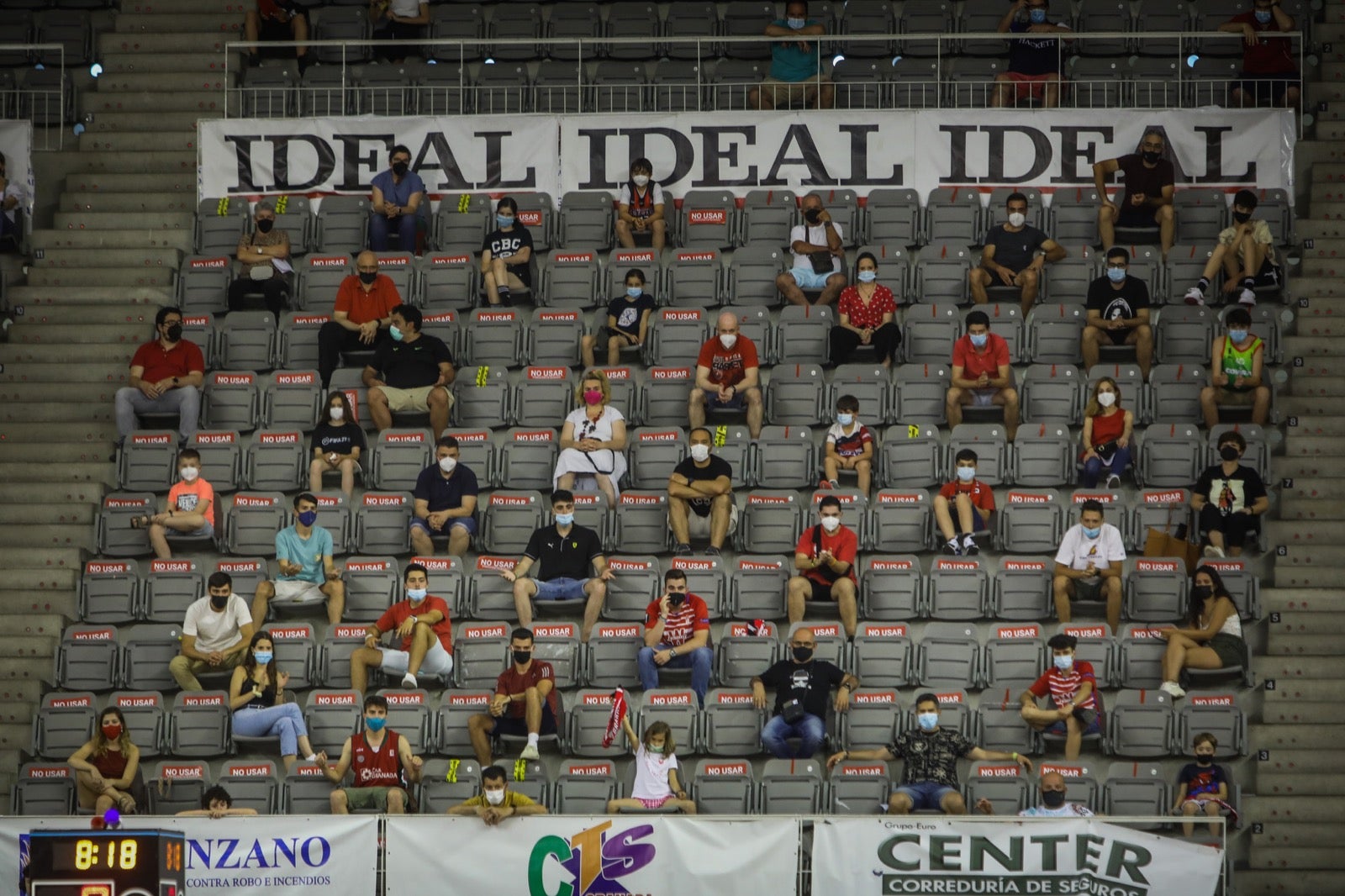 Fotos: Encuéntrate en la grada del partido Covirán Granada-Río Breogán Lugo