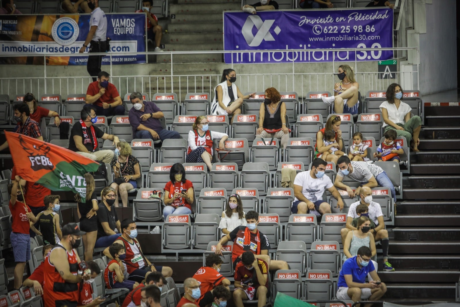 Fotos: Encuéntrate en la grada del partido Covirán Granada-Río Breogán Lugo