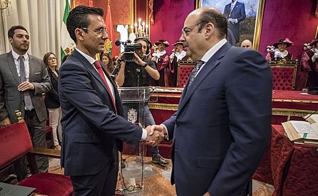 Un informe del PSOE respalda el posible acuerdo con Pérez pese al Pacto Antitransfuguismo