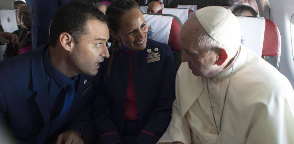 Paula y Carlos con el Papa Francisco.