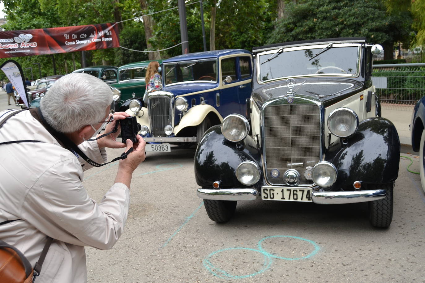 Hasta las 15 horas del domingo se podrán contemplar en el Paseo del Salón, los más de 70 vehículos del siglo pasado participantes en la XVII Ruta Reale.