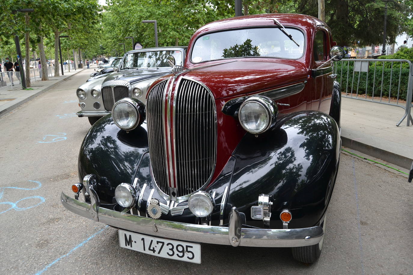 Hasta las 15 horas del domingo se podrán contemplar en el Paseo del Salón, los más de 70 vehículos del siglo pasado participantes en la XVII Ruta Reale.