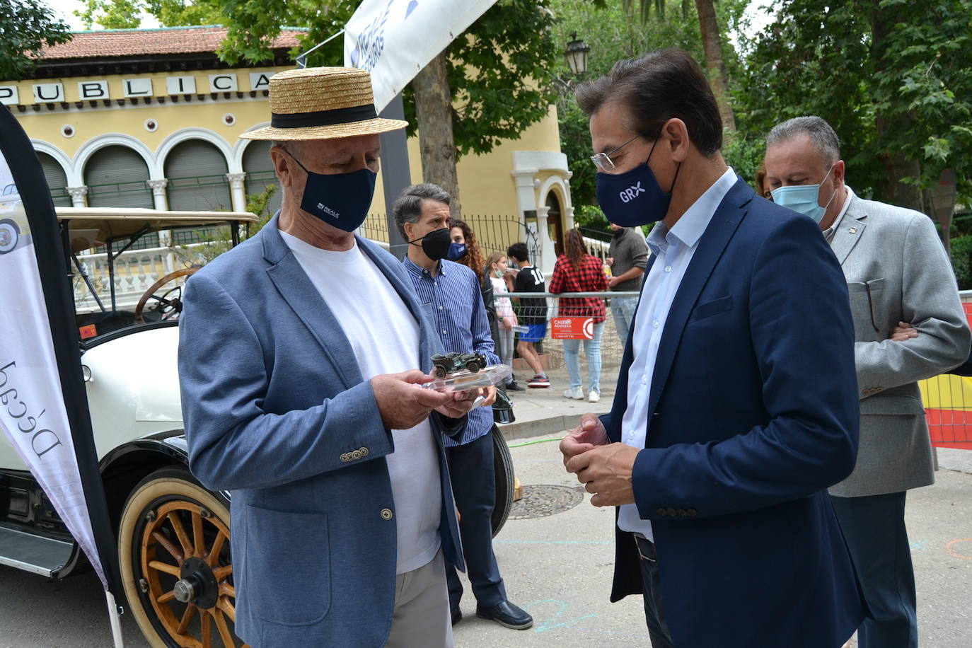 Hasta las 15 horas del domingo se podrán contemplar en el Paseo del Salón, los más de 70 vehículos del siglo pasado participantes en la XVII Ruta Reale.